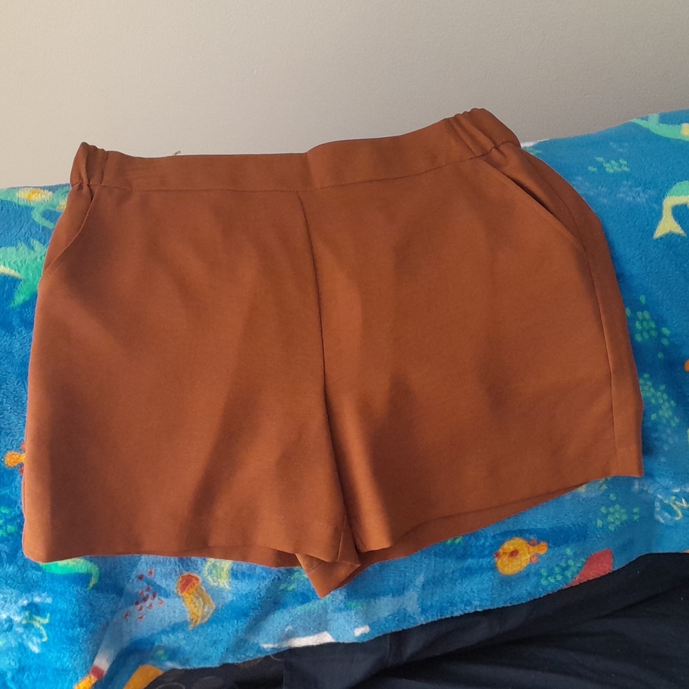 Woman's shorts